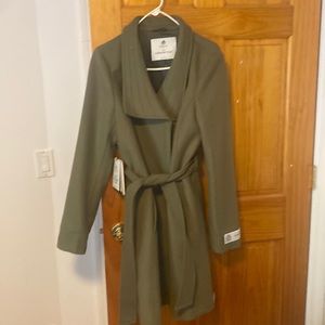 Aritzia Olive The Connor Coat Brand New,  Price tag attached. Size L.